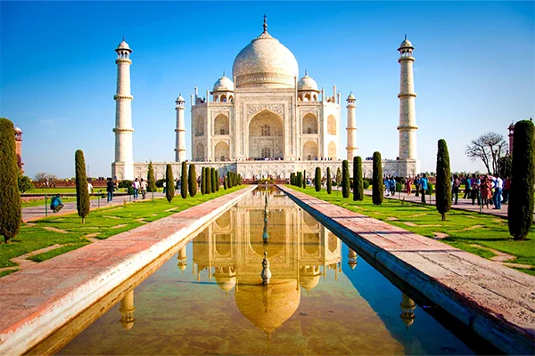 Delhi to Agra Tempo Traveller